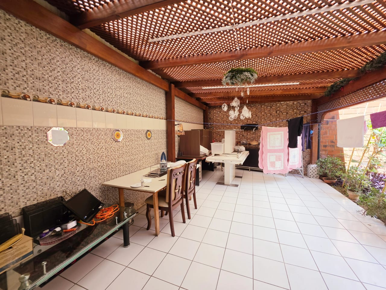 Casa en Venta en Jardines de Las Dalias Zona 3 Mixco — Casa en Venta en Zona 3 Mixco, Guatemala, Ciudad — foto 3 de 14