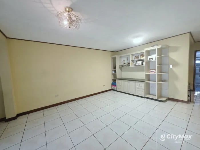 Casa en Venta en Loma Real San Cristobal — Casa en Venta en Zona 8 Mixco, Guatemala, Ciudad — foto 1 de 7