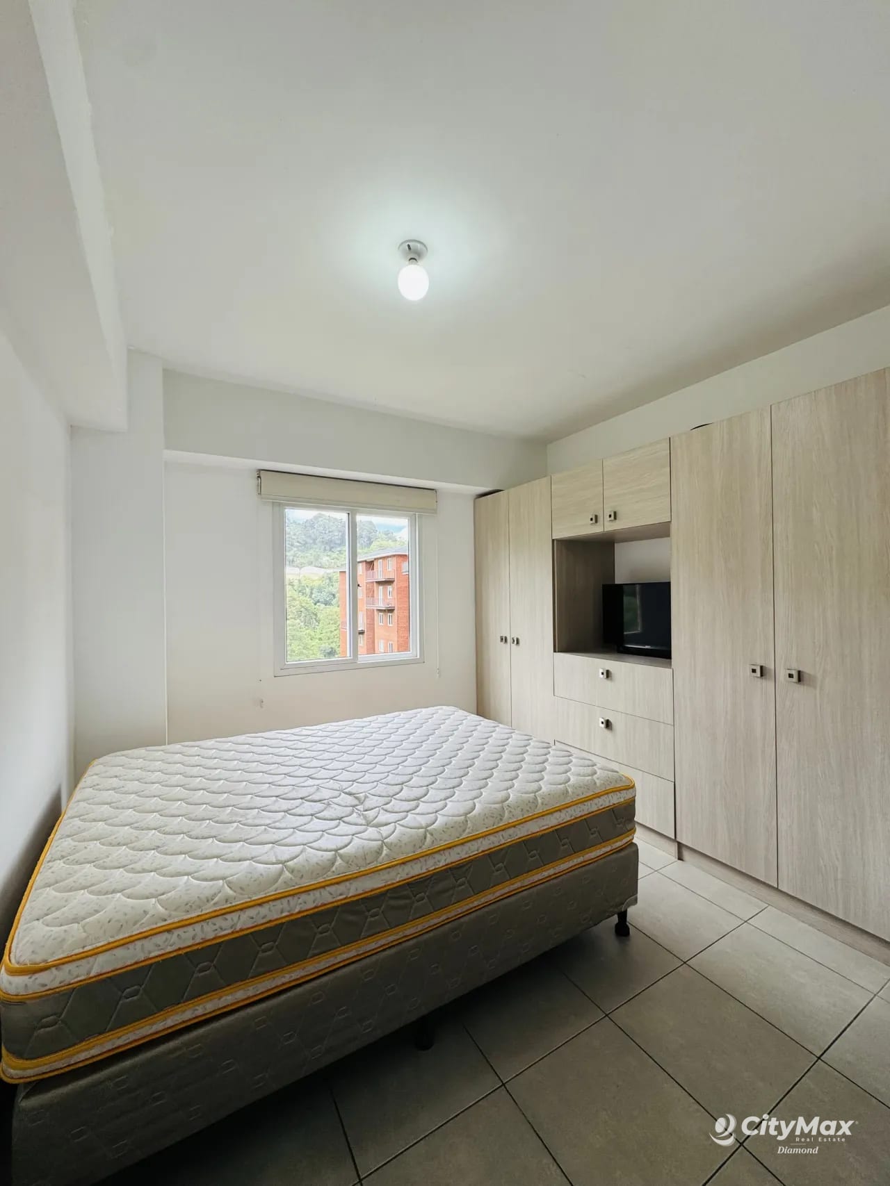 Apartamento en renta Amueblado en zona 16, Hexa 16 — Apartamento en Alquiler en Zona 16, Guatemala, Ciudad — foto 1 de 8