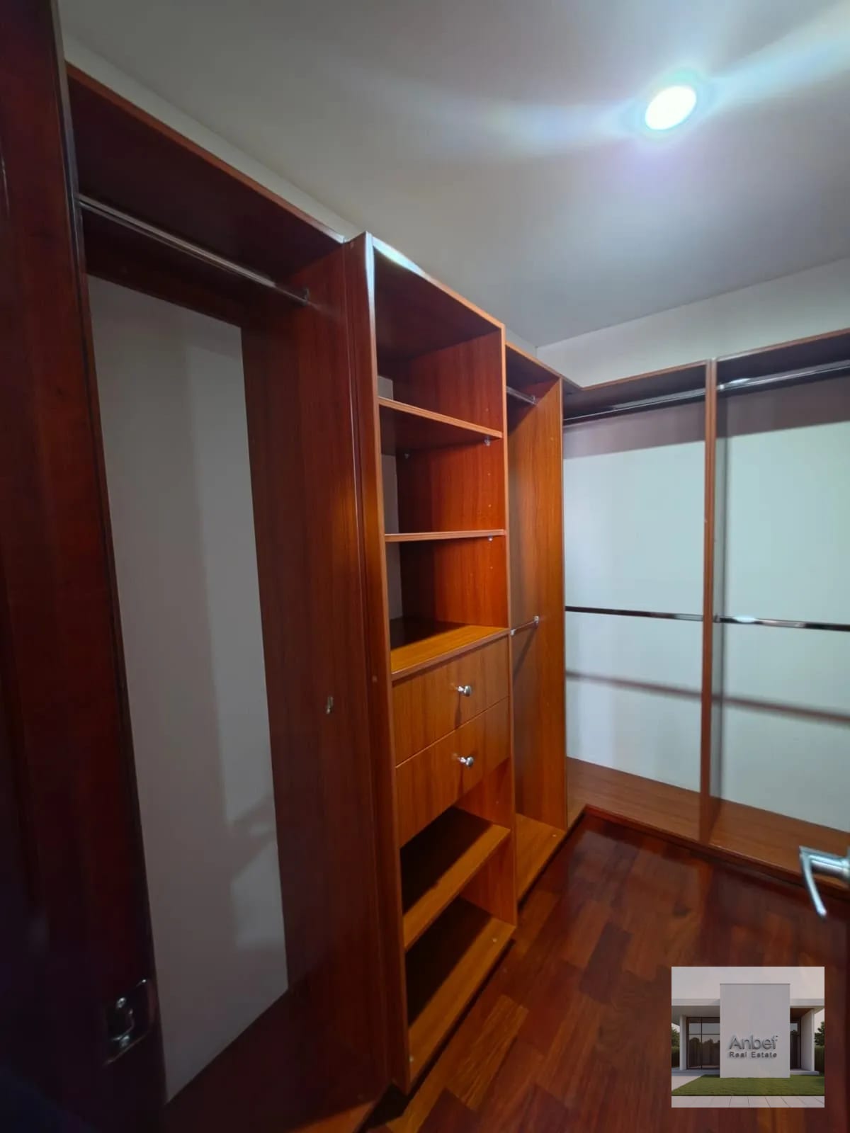 Alquiler Apartamento Amueblado 2 Dormitorios y cuarto de servicio Z10 — Apartamento en Alquiler en Zona 10, Guatemala, Ciudad — foto 8 de 12