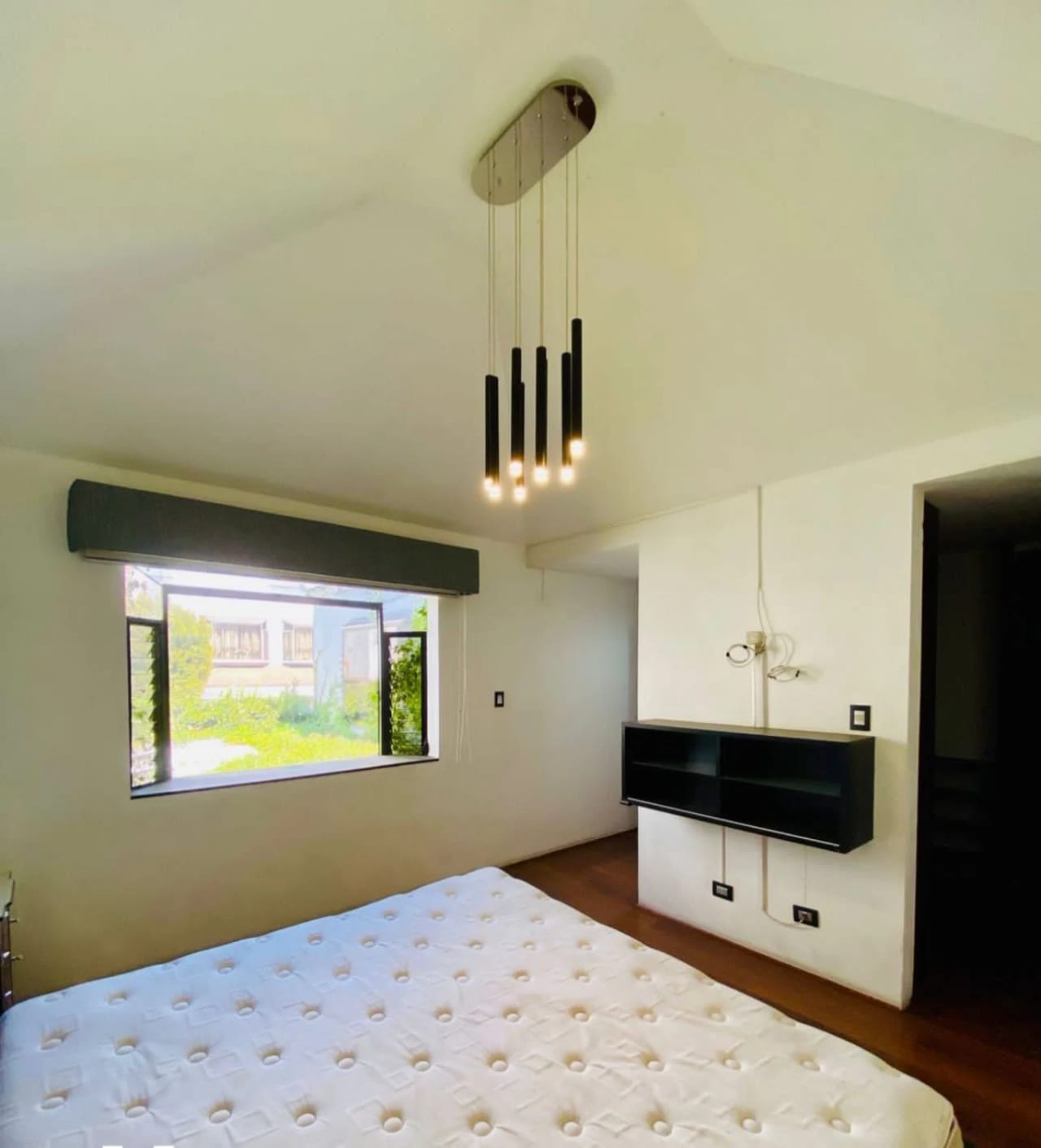 Casa en venta - San Cristóbal - Zona 8 de Mixco — Casa en Venta en Zona 8 Mixco, Guatemala, Ciudad — foto 5 de 11