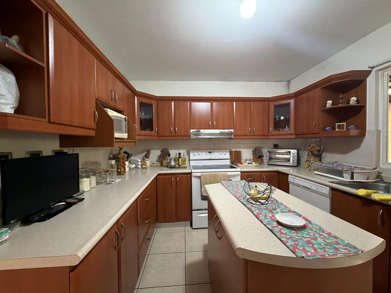 Casa en venta - Km16.5 CAES — Casa en Venta en Carretera a El Salvador, Guatemala, Ciudad — foto 7 de 11