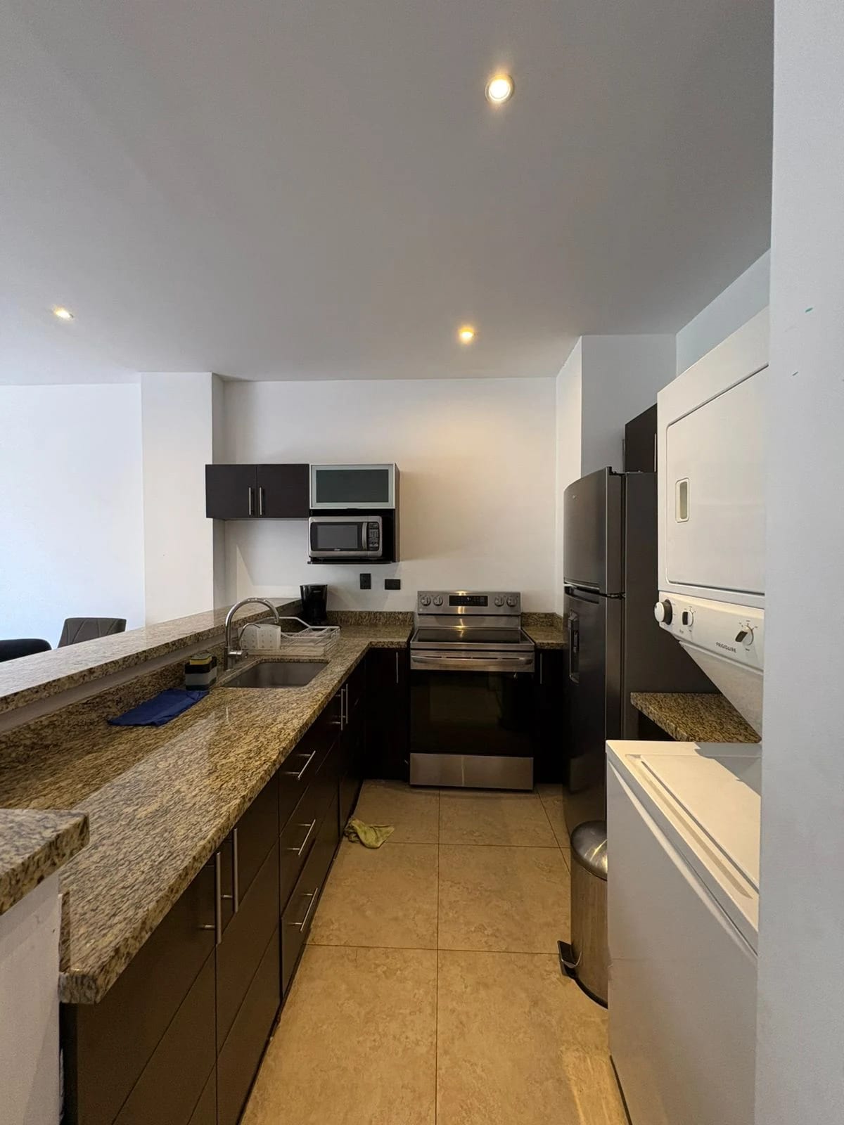 Apartamento en Alquiler / Venta Edificio Mirabella, Km. 9.5 CES — Apartamento en Venta en Carretera a El Salvador, Guatemala, Ciudad — foto 6 de 15