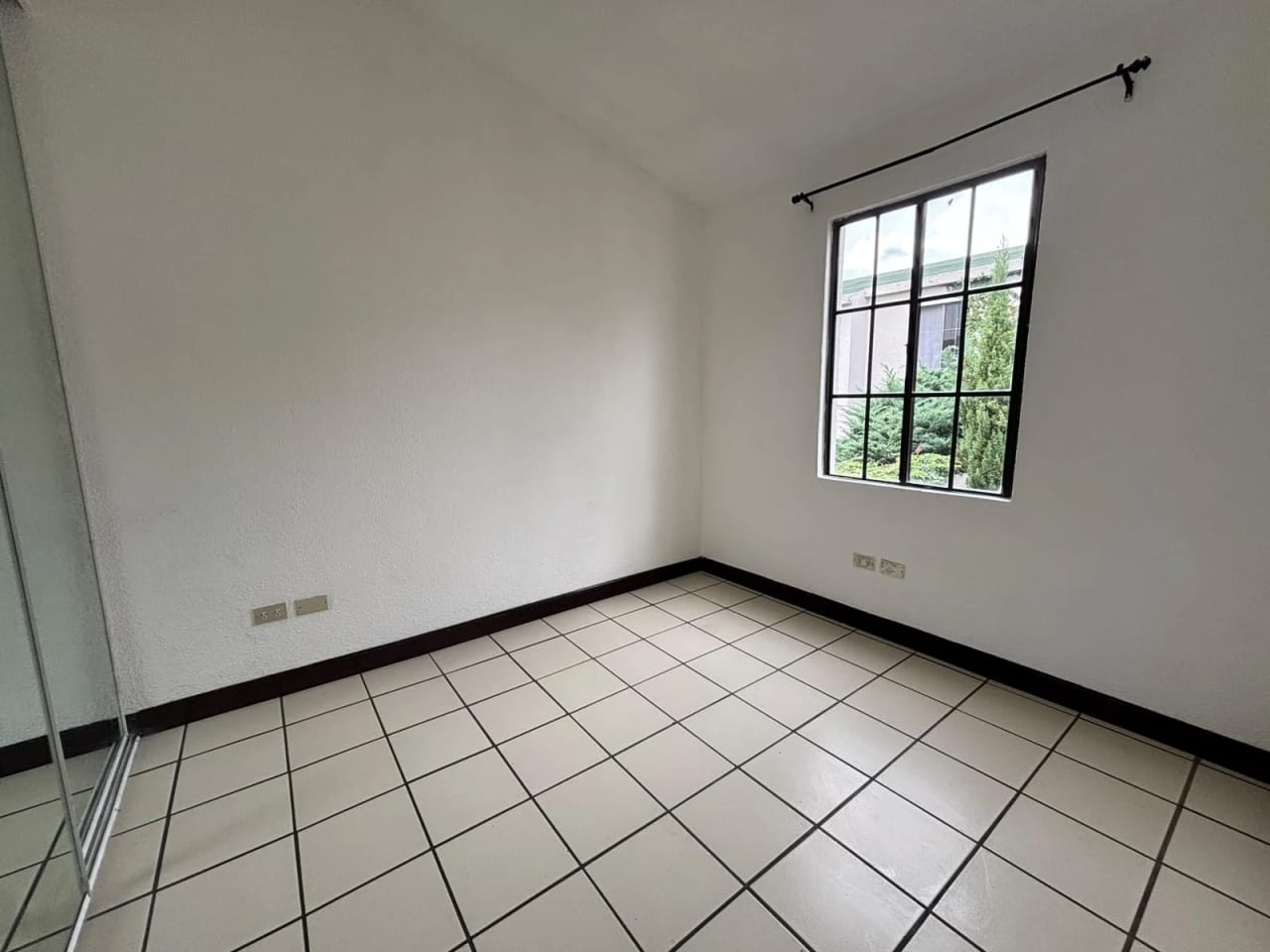 Casa en Alquiler Villa Los Pinabetes, Km 19.5, Carretera a SJP — Casa en Alquiler en San José Pinula, Guatemala, Ciudad — foto 2 de 16