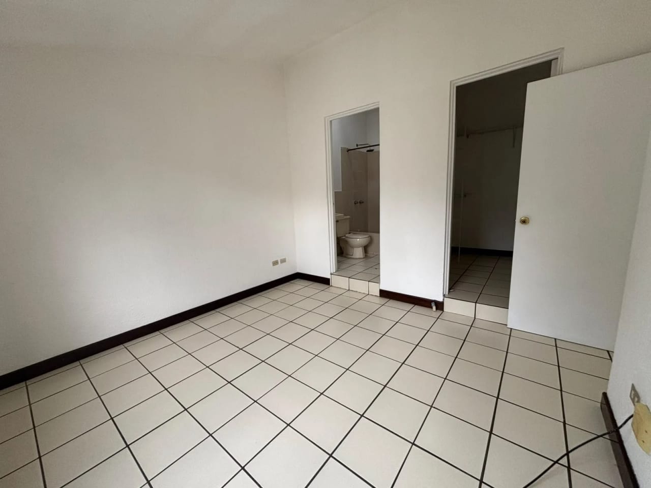 Casa en Alquiler Villa Los Pinabetes, Km 19.5, Carretera a SJP — Casa en Alquiler en San José Pinula, Guatemala, Ciudad — foto 13 de 16