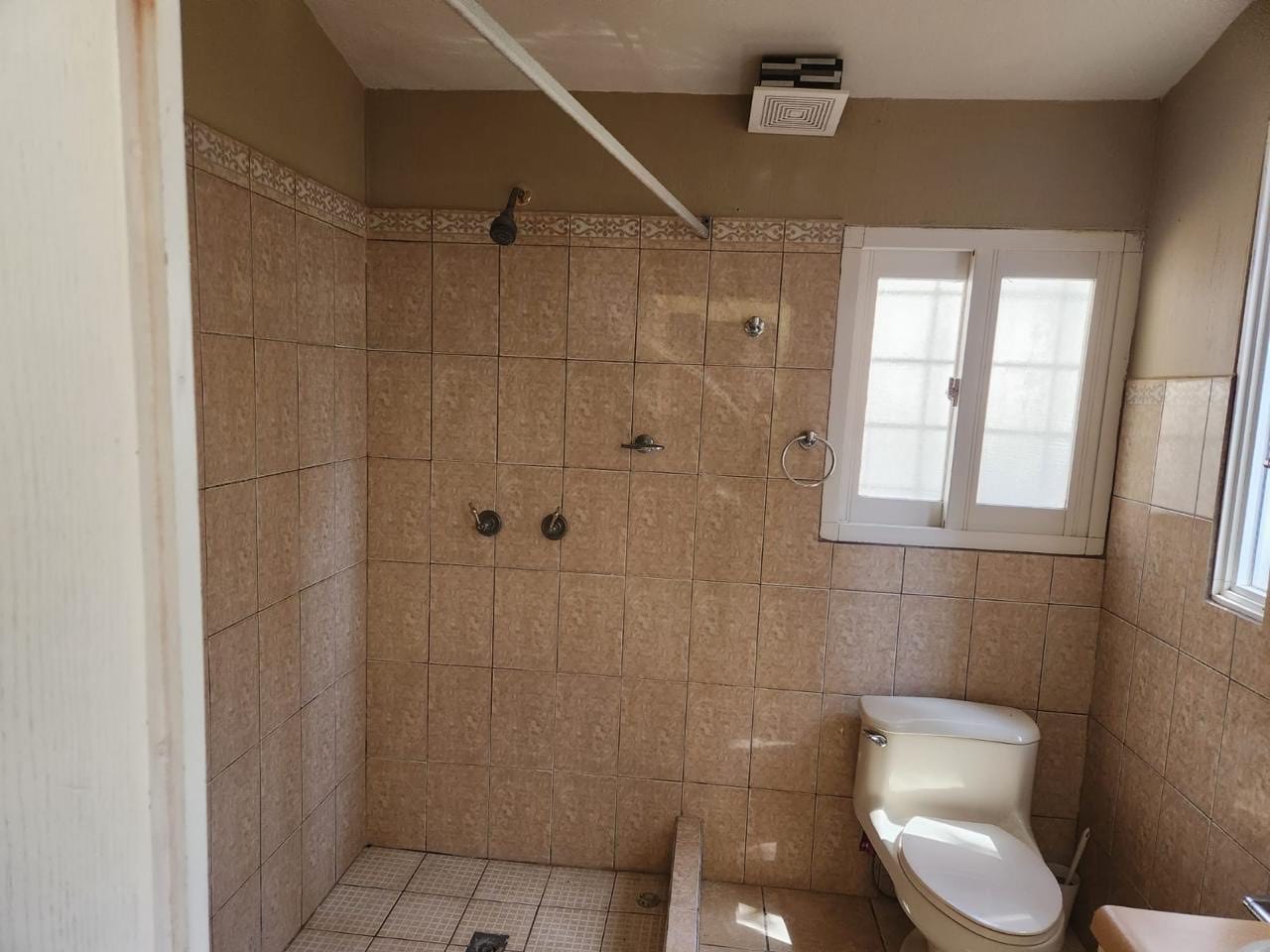 š” Casa en Venta en San Lucas SacatepĆ©quez š Casco Urbano ā Casa en Venta en San Lucas SacatepĆ©quez, SacatepĆ©quez ā foto 10 de 17