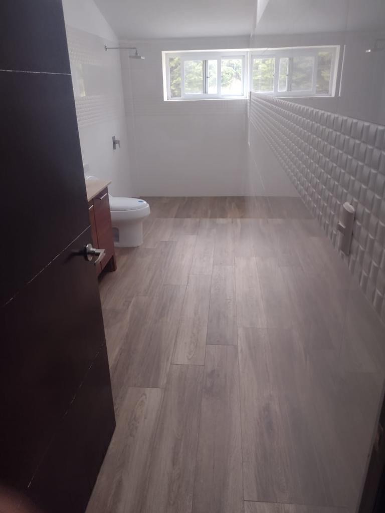 Baño — 🏡 Casa en Venta | Bosques de Villa Verde 📍 KM 26.5 — Casa en Venta en Bosques de Villa Verde, Carretera a El Salvador, Guatemala, Ciudad — foto 2 de 7