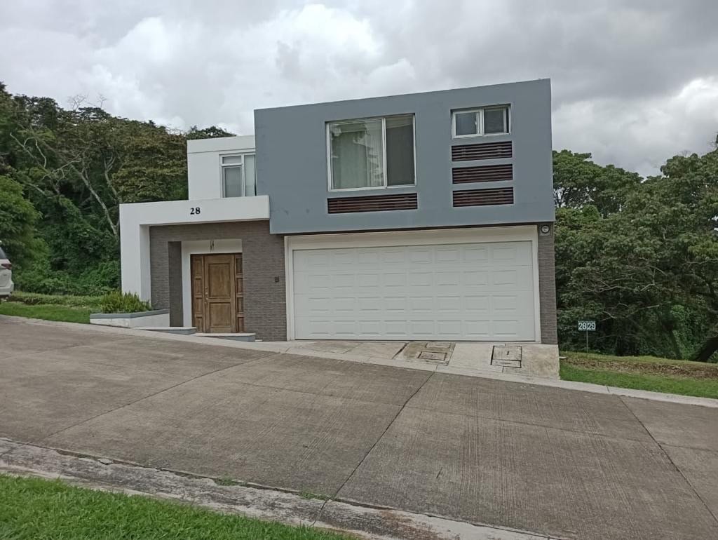 Fachada — 🏡 Casa en Venta | Bosques de Villa Verde 📍 KM 26.5 — Casa en Venta en Bosques de Villa Verde, Carretera a El Salvador, Guatemala, Ciudad — foto 1 de 7