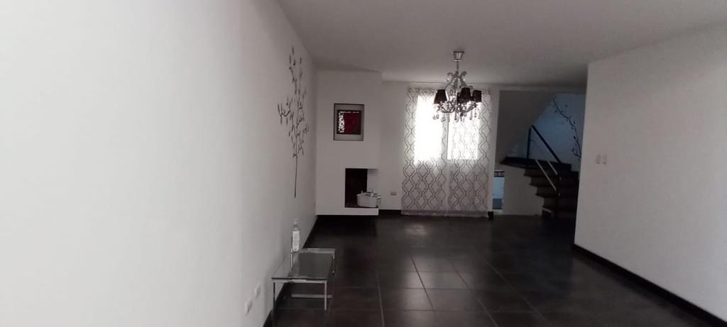 Sala — 🏡 Casa en Venta | Bosques de Villa Verde 📍 KM 26.5 — Casa en Venta en Bosques de Villa Verde, Carretera a El Salvador, Guatemala, Ciudad — foto 4 de 7