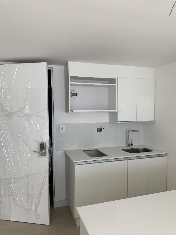 MODERNO APARTAMENTO CON BALCÓN EN VENTA, EDIFICIO QUO — Apartamento en Venta en Zona 4, Guatemala, Ciudad — foto 9 de 14