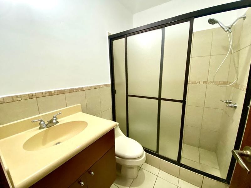 Apartamento en alquiler de 3 hab. en Oakland, Z.10 — Apartamento en Alquiler en Zona 10, Guatemala, Ciudad — foto 4 de 14