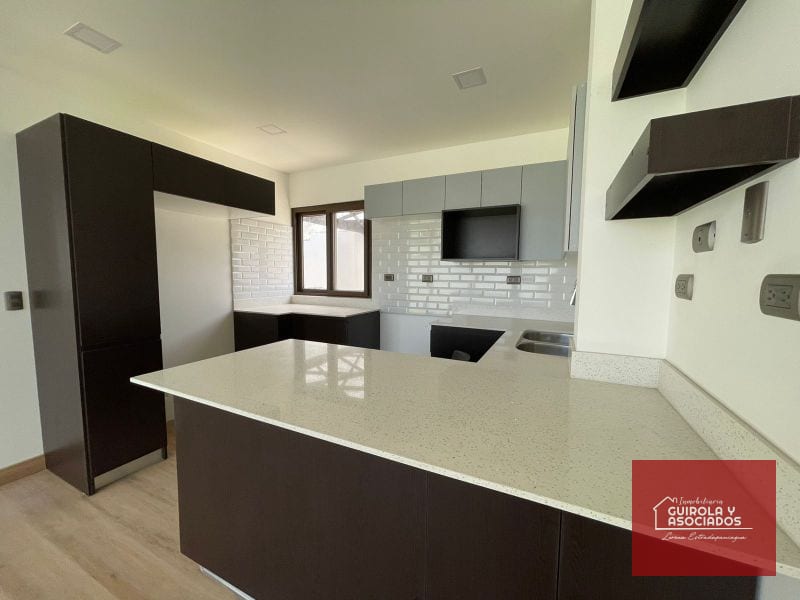 Casas Nuevas en Venta en Zona 15, la Isla 007CVZ15D — Casa en Venta en Zona 15, Guatemala, Ciudad — foto 7 de 16