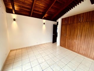 Apartamento remodelado excelente ubicacion sobre la diagonal 6 — Apartamento en Alquiler en Zona 10, Guatemala, Ciudad — miniatura 8 de 11