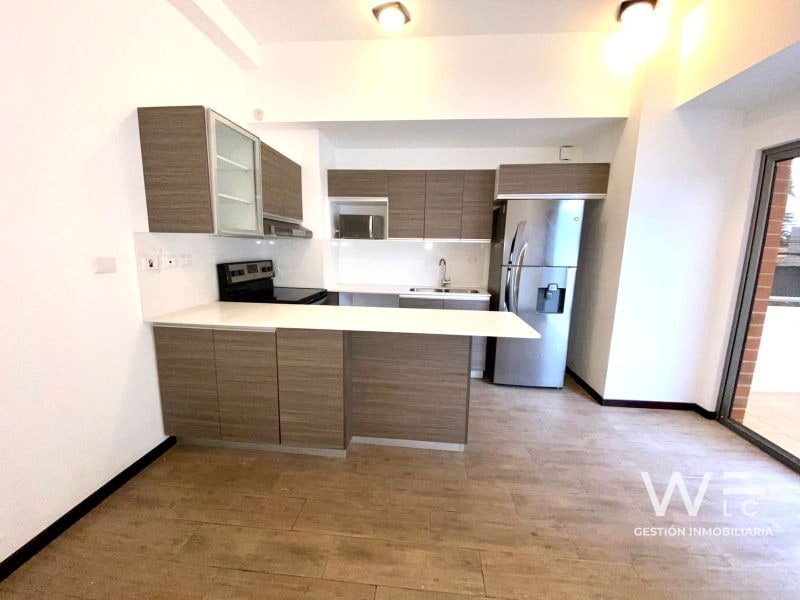 ALQUILO APARTAMENTO ZONA 10 EDIFICIO CASALINI 1001-R-198 — Apartamento en Alquiler en Casalini Diagonal 6, Zona 10, Guatemala, Ciudad — foto 1 de 17