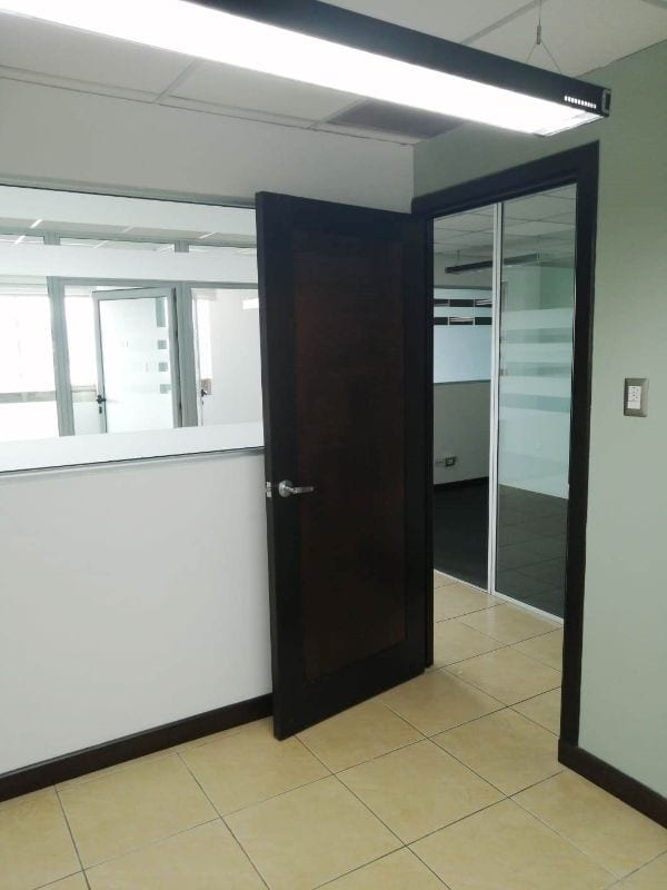 Oficina 76 m2 en renta, zona 10 Torino — Oficina en Alquiler en Zona 10, Guatemala, Ciudad — foto 9 de 15