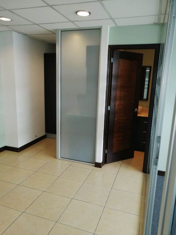 Oficina 76 m2 en renta, zona 10 Torino — Oficina en Alquiler en Zona 10, Guatemala, Ciudad — foto 14 de 15