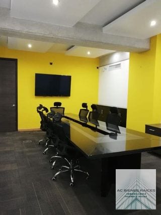 OFICINA AMUEBLADA O SIN MUEBLES ZONA 10 IDEAL ABOGADOS, ASISTENCIA DE COBROS, PUBLICIDAD, CALL CENTER — Oficina en Alquiler en Zona Viva, Zona 10, Guatemala, Ciudad — miniatura 1 de 10