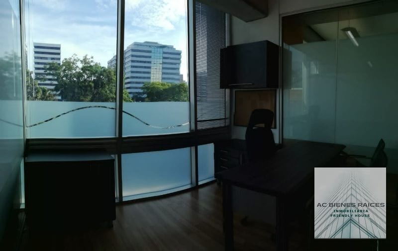 OFICINA AMUEBLADA O SIN MUEBLES ZONA 10 IDEAL ABOGADOS, ASISTENCIA DE COBROS, PUBLICIDAD, CALL CENTER — Oficina en Alquiler en Zona Viva, Zona 10, Guatemala, Ciudad — foto 5 de 10