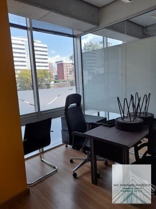 OFICINA AMUEBLADA O SIN MUEBLES ZONA 10 IDEAL ABOGADOS, ASISTENCIA DE COBROS, PUBLICIDAD, CALL CENTER — Oficina en Alquiler en Zona Viva, Zona 10, Guatemala, Ciudad — miniatura 4 de 10
