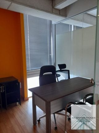 OFICINA AMUEBLADA O SIN MUEBLES ZONA 10 IDEAL ABOGADOS, ASISTENCIA DE COBROS, PUBLICIDAD, CALL CENTER — Oficina en Alquiler en Zona Viva, Zona 10, Guatemala, Ciudad — miniatura 3 de 10