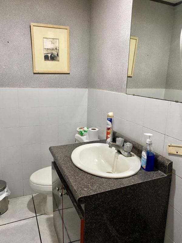 VENDO Amplia Oficina en Geminis 10, zona 10 — Oficina en Venta en Géminis 10, Zona 10, Guatemala, Ciudad — foto 2 de 8