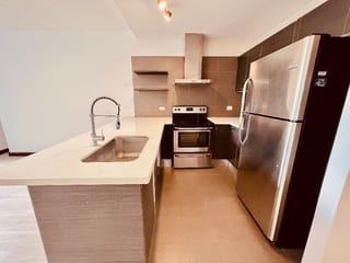 Apartamento en alquiler cerca de Zona Pradera — Apartamento en Alquiler en Zona 10, Guatemala, Ciudad — miniatura 10 de 13