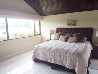Casa Grande con Amplio Jardín — Casa en Venta en Fraijanes, Carretera a El Salvador, Guatemala, Ciudad — miniatura 5 de 8