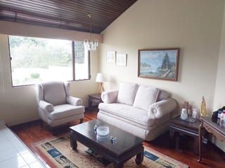 Casa Grande con Amplio Jardín — Casa en Venta en Fraijanes, Carretera a El Salvador, Guatemala, Ciudad — miniatura 8 de 8
