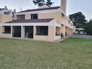 Casa Grande con Amplio Jardín — Casa en Venta en Fraijanes, Carretera a El Salvador, Guatemala, Ciudad — miniatura 1 de 8