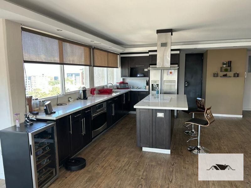 EN VENTA/RENTA  AMPLIO APARTAMENTO REMODELADO ZONA 10  — Apartamento en Venta en Ciudad Vieja, Zona 10, Guatemala, Ciudad — foto 3 de 14