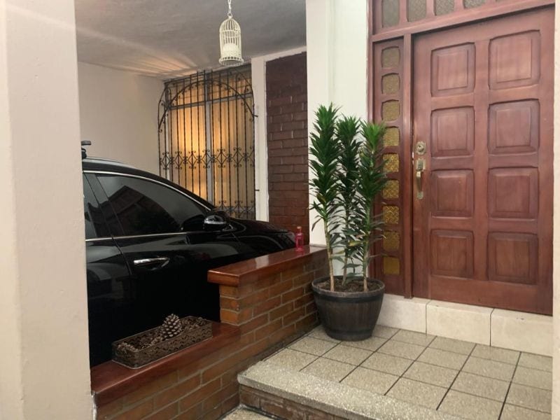 LINDA CASA EN JARDINES DE LA ASUNCION SUR ZONA 5 fuera de garita — Casa en Venta en Jardines de La Asunción, Zona 5, Guatemala, Ciudad — foto 1 de 16