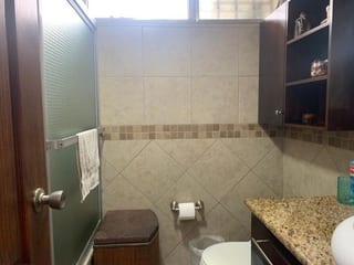 LINDA CASA EN JARDINES DE LA ASUNCION SUR ZONA 5 fuera de garita — Casa en Venta en Jardines de La Asunción, Zona 5, Guatemala, Ciudad — miniatura 9 de 16