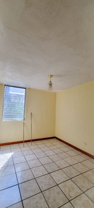 Amplia casa en renta zona 13 — Casa en Alquiler en Aurora II, Zona 13, Guatemala, Ciudad — miniatura 5 de 7