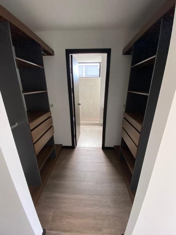 IQ10 APARTAMENTO EN RENTA EN ZONA 10 — Apartamento en Alquiler en IQ10, Zona 10, Guatemala, Ciudad — foto 11 de 17