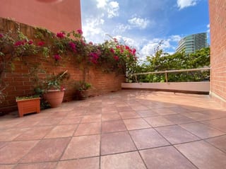 AMPLIO APARTAMENTO ZONA 10 EN VENTA — Apartamento en Venta en Zona 10, Guatemala, Ciudad — miniatura 1 de 10