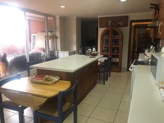 AMPLIO APARTAMENTO ZONA 10 EN VENTA — Apartamento en Venta en Zona 10, Guatemala, Ciudad — miniatura 3 de 10