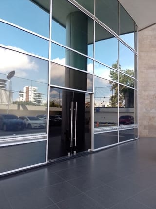 Amplio Local Frente a Plaza en Primer Nivel — Local en Venta en Vista Hermosa II, Zona 15, Guatemala, Ciudad — miniatura 7 de 7