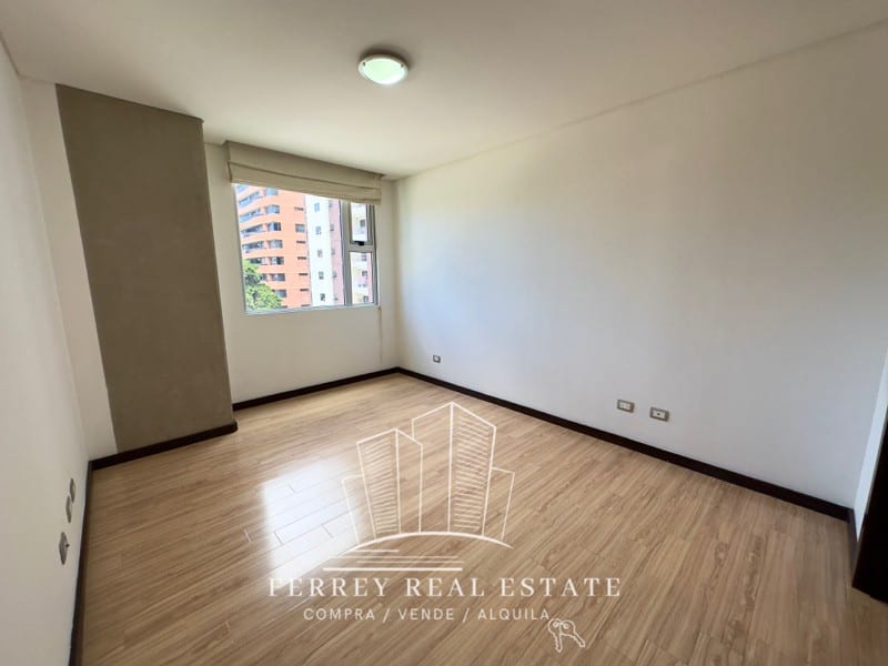 Apartamento de 2 dormitorios — Apartamento en Alquiler en Zona 14, Guatemala, Ciudad — foto 2 de 15