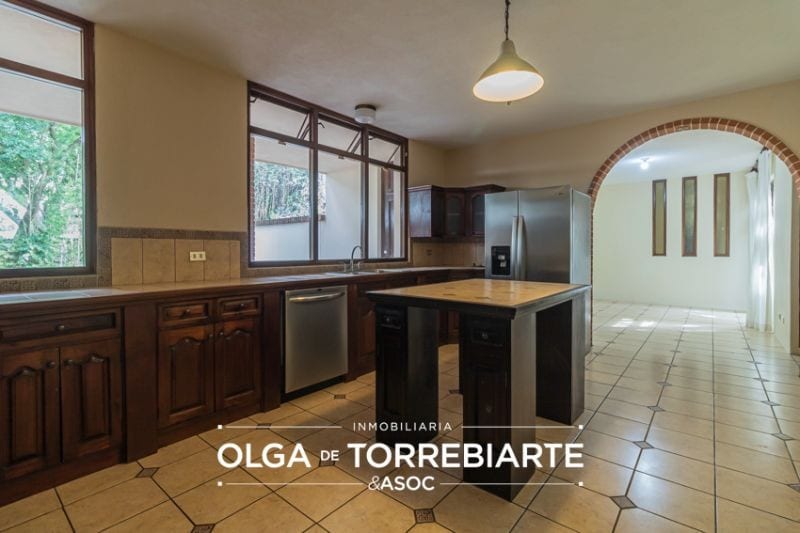 Casa en Colonia Navarra, zona 14 — Casa en Alquiler en Zona 14, Guatemala, Ciudad — foto 8 de 16