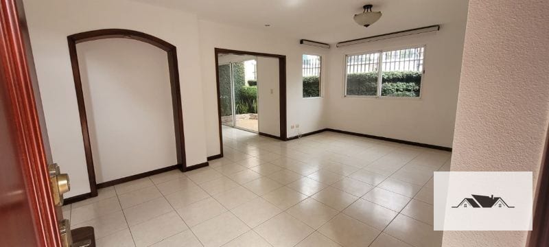 EN RENTA CASA ZONA 14  325 mts2 — Casa en Alquiler en La Cañada, Zona 14, Guatemala, Ciudad — foto 17 de 17