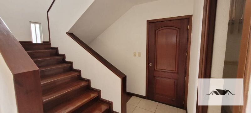 EN RENTA CASA ZONA 14  325 mts2 — Casa en Alquiler en La Cañada, Zona 14, Guatemala, Ciudad — foto 6 de 17