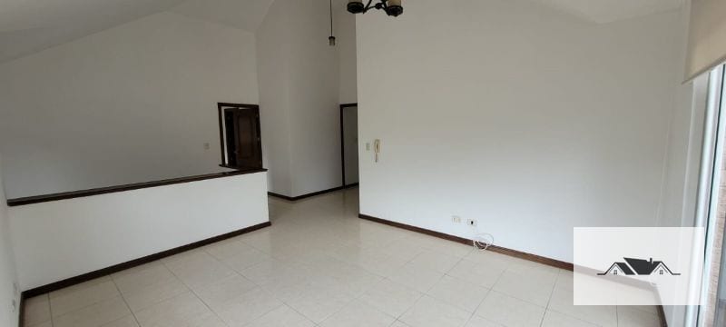 EN RENTA CASA ZONA 14 325 mts2 — Casa en Alquiler en La Cañada, Zona 14, Guatemala, Ciudad — foto 3 de 17