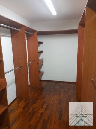 Elegante apartamento zona 14 — Apartamento en Alquiler en Almeira, Zona 14, Guatemala, Ciudad — miniatura 2 de 16