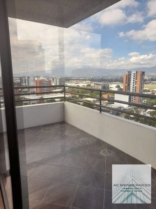 Elegante apartamento zona 14 — Apartamento en Alquiler en Almeira, Zona 14, Guatemala, Ciudad — miniatura 7 de 16