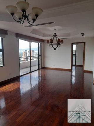 Elegante apartamento zona 14 — Apartamento en Alquiler en Almeira, Zona 14, Guatemala, Ciudad — miniatura 1 de 16