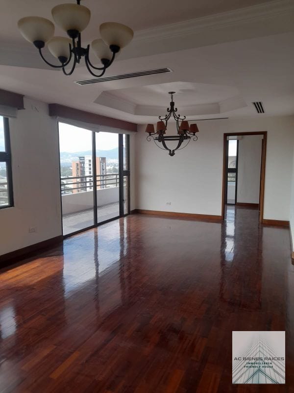 Elegante apartamento zona 14 — Apartamento en Alquiler en Almeira, Zona 14, Guatemala, Ciudad — foto 1 de 16