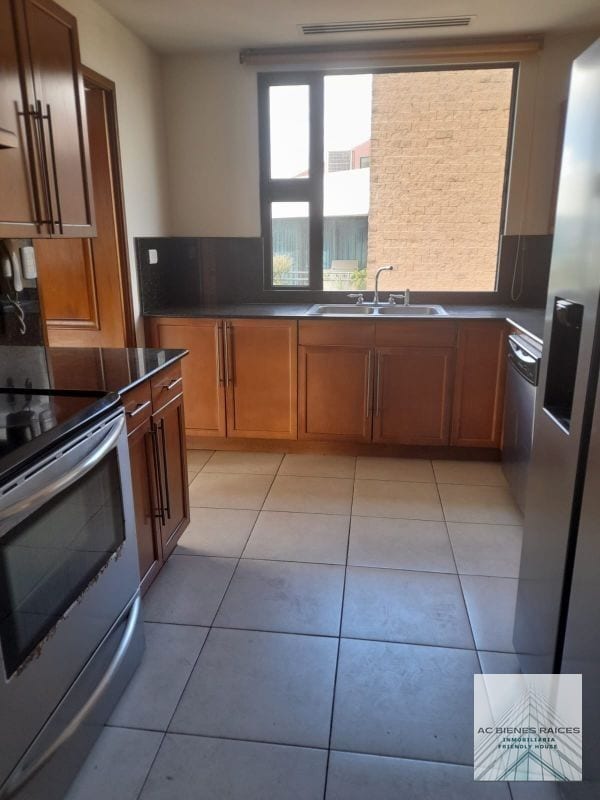 Elegante apartamento zona 14 — Apartamento en Alquiler en Almeira, Zona 14, Guatemala, Ciudad — foto 10 de 16