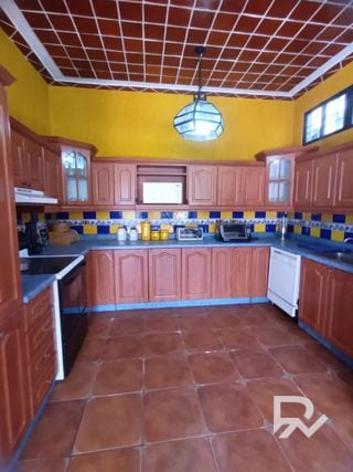 Vendo Hermosa y Amplia Casa en San Lucas — Casa en Venta en San Lucas Sacatepéquez, Sacatepéquez — miniatura 2 de 17