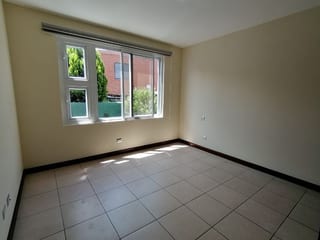 Casa en venta en Ensenada de San Isidro zona 16 — Casa en Alquiler en Ensenada de San Isidro, Zona 16, Guatemala, Ciudad — miniatura 5 de 12