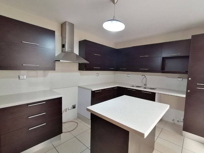 Casa en venta en Ensenada de San Isidro zona 16 — Casa en Alquiler en Ensenada de San Isidro, Zona 16, Guatemala, Ciudad — foto 9 de 12